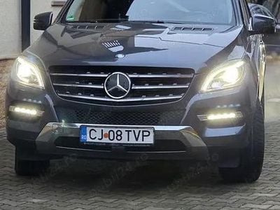 Gri Utilizat 2015 Mercedes ML350 SUV | 25.300 EUR (Scump)