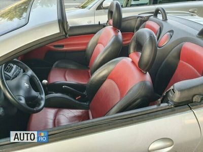 Argintiu Utilizat 2001 Peugeot 206 Cabrio | 1.999 EUR
