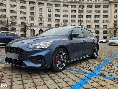 Second-hand Ford Focus Titanium 150 CP (110 kW) 2021 Culoarealbastru Hatchback