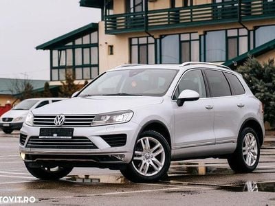 Culoareargint Second-hand 2015 VW Touareg SUV | 15.490 EUR