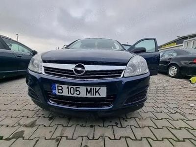 Second-hand Opel Astra 116 CP (85 kW) 2010 Albastru Berlinǎ