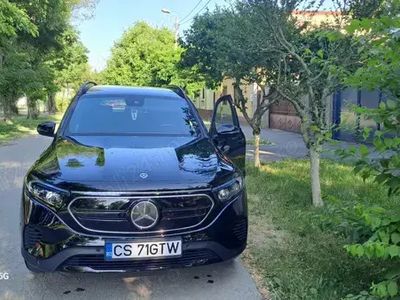 Second-hand Mercedes EQB300 176 kW (240 CP) 2022 Negru SUV