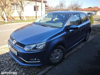 Second-hand VW Polo Comfortline 90 CP (66 kW) 2015 Culoarealbastru