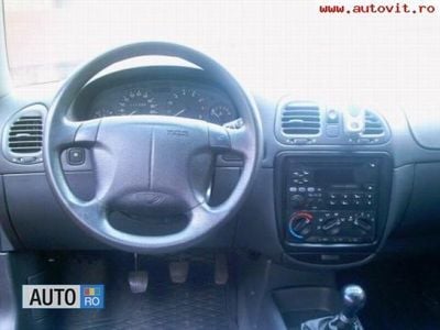 Rosu Utilizat 2000 Chevrolet Nubira Berlinǎ | 1.000 EUR
