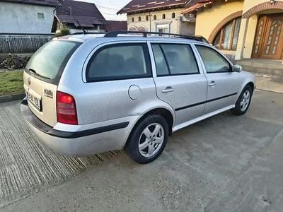 Second-hand 2005 Skoda Octavia Break | 1.350 EUR (Preț bun)