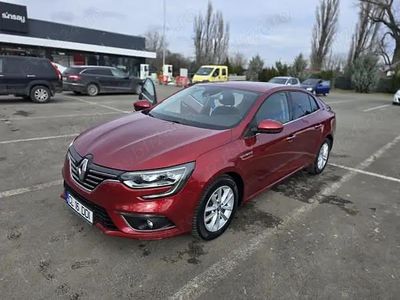 Second-hand Renault Mégane IV Intens 140 CP (102 kW) 2019 Culoarerosu Berlinǎ