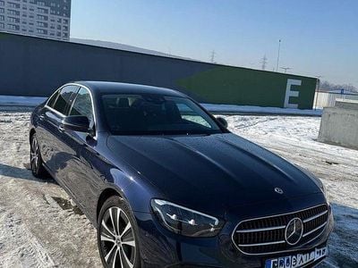 Culoarealbastru Utilizat 2022 Mercedes E300 Berlinǎ | 37.500 EUR (Super Preț)