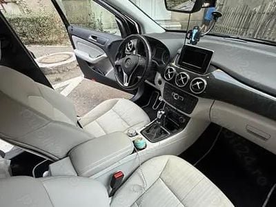 Second-hand Mercedes A180 122 CP (89 kW) 2014 Berlinǎ