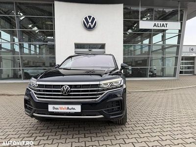 Second-hand VW Touareg R-line 286 CP (210 kW) 2022 Culoarealbastru SUV