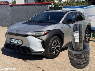 Culoareargint Utilizat 2022 Toyota bZ4X SUV | 31.500 EUR (Puțin scump)