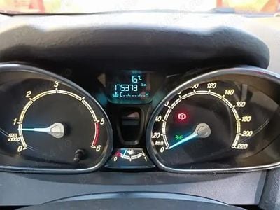 Albastru Utilizat 2016 Ford Fiesta Hatchback | 5.700 EUR (Preț OK)