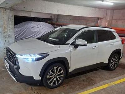 Culoarealb Utilizat 2024 Toyota Corolla SUV | 29.999 EUR