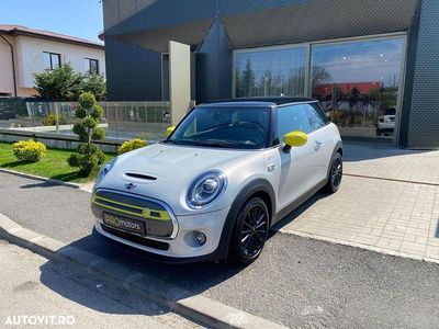 Culoarealb Utilizat 2019 Mini Cooper SE Hatchback | 15.200 EUR