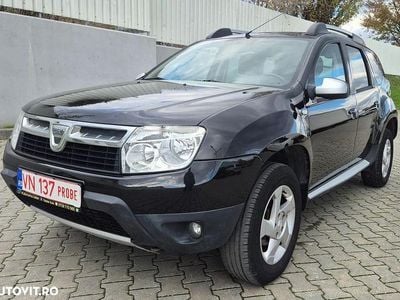 Culoarenegru Utilizat 2012 Dacia Duster Lauréate SUV | 5.950 EUR (Preț OK)