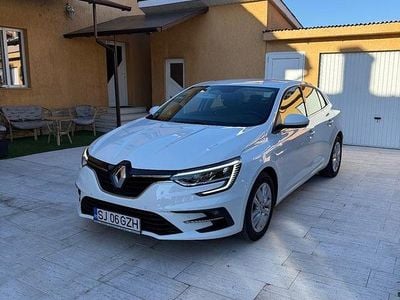 Culoarealb Utilizat 2024 Renault Mégane IV Berlinǎ | 18.500 EUR (Scump)