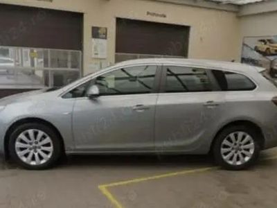 Argintiu Utilizat 2014 Opel Astra Sport Break | 6.500 EUR (Puțin scump)
