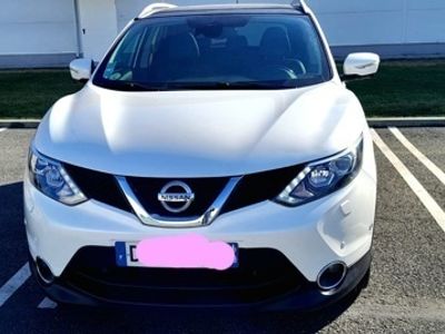 second-hand Nissan Qashqai Alb Perlat 1.6 dci 2014 4x4 Tekna Full Option