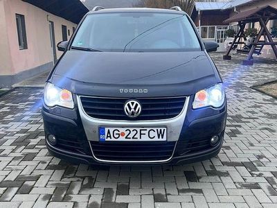 Culoarenegru Utilizat 2008 VW Touran Monovolum | 5.000 EUR (Scump)