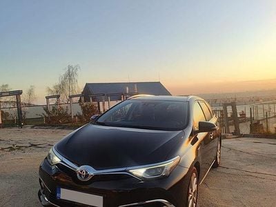 Culoarenegru Utilizat 2016 Toyota Auris Break | 11.699 EUR