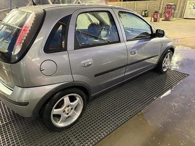 Utilizat 2004 Opel Corsa Hatchback | 1.800 EUR (Puțin scump)