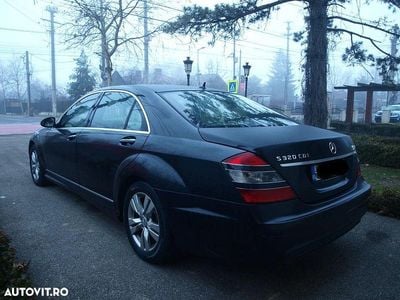 Second-hand Mercedes S320 235 CP (172 kW) 2008 Culoarenegru Berlinǎ