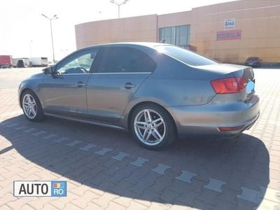 Second-hand VW Jetta 105 CP (77 kW) 2012 Gri Berlinǎ