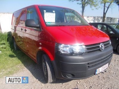 Second-hand VW T5 105 CP (77 kW) 2014 Rosu Van