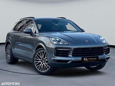 Culoaregri Second-hand 2021 Porsche Cayenne SUV | 56.899 EUR (Preț bun)