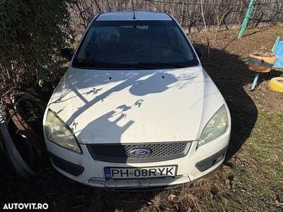 Culoarealb Utilizat 2005 Ford Focus Break | 900 EUR (Preț bun)