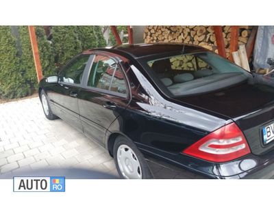 second-hand Mercedes C200 