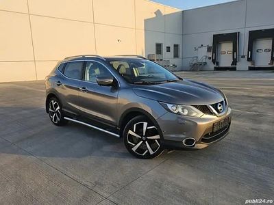 Gri Second-hand 2015 Nissan Qashqai Tekna SUV | 8.999 EUR (Preț OK)
