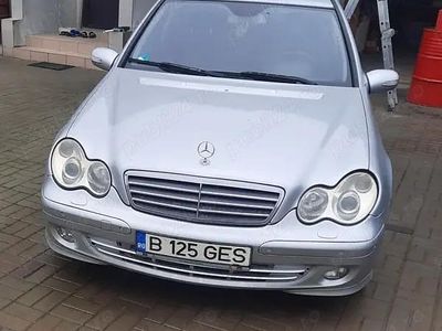 Second-hand Mercedes C200 150 CP (110 kW) 2007 Argintiu Break