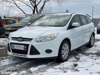 Second-hand Ford Focus Champions Edition 115 CP (84 kW) 2012 Culoarealb Break