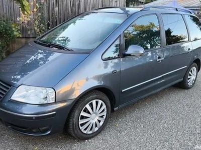 Second-hand VW Sharan 140 CP (102 kW) 2008 Gri Monovolum