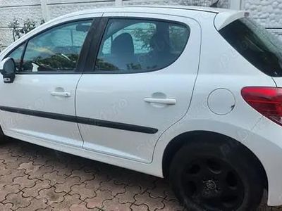 Utilizat 2011 Peugeot 207 Berlinǎ | 3.500 EUR (Scump)