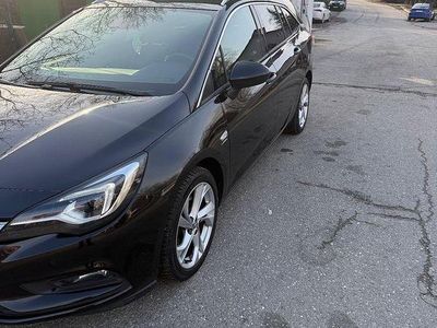 Second-hand Opel Astra Business 136 CP (100 kW) 2017 Culoarenegru Break
