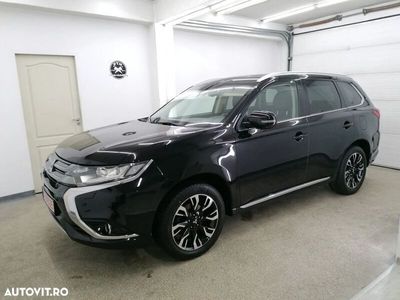 second-hand Mitsubishi Outlander P-HEV 2.0 4WD Top