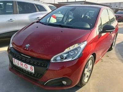 Rosu Utilizat 2017 Peugeot 208 Allure Hatchback | 6.600 EUR (Preț OK)