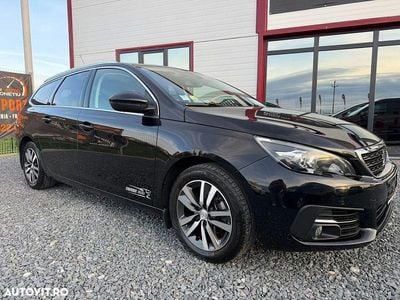 Culoarenegru Utilizat 2018 Peugeot 308 SW Allure Break | 8.400 EUR (Preț bun)
