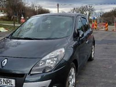 Utilizat 2010 Renault Scénic Monovolum | 3.700 EUR