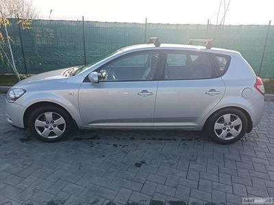 Gri Utilizat 2009 Kia Ceed Hatchback | 3.500 EUR