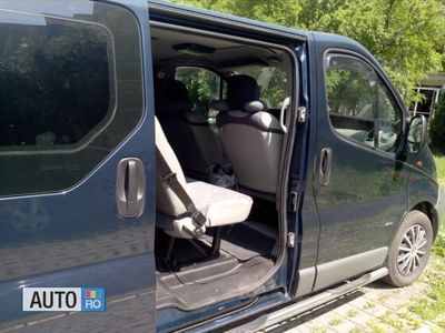 Second-hand Opel Vivaro 101 CP (74 kW) 2003 Albastru Monovolum