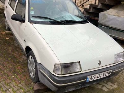 Renault 19