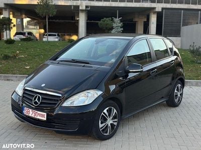 Culoarenegru Utilizat 2011 Mercedes A180 Elegance Berlinǎ | 3.750 EUR (Preț bun)