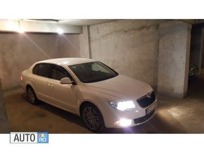 Second-hand Skoda Superb 140 CP (102 kW) 2012 Alb Berlinǎ