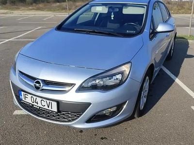 Second-hand Opel Astra Enjoy 140 CP (102 kW) 2017 Argintiu Berlinǎ