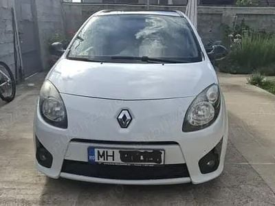Alb Utilizat 2010 Renault Twingo Night&Day Hatchback | 2.000 EUR