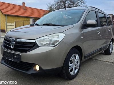 Second-hand Dacia Lodgy Prestige 109 CP (80 kW) 2013 Culoaregalbeuriu Monovolum