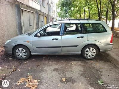 Argintiu Utilizat 2000 Ford Focus Break | 987 EUR (Puțin scump)