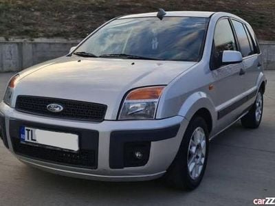 Second-hand Ford Fusion 100 CP (73 kW) 2008 Argintiu SUV